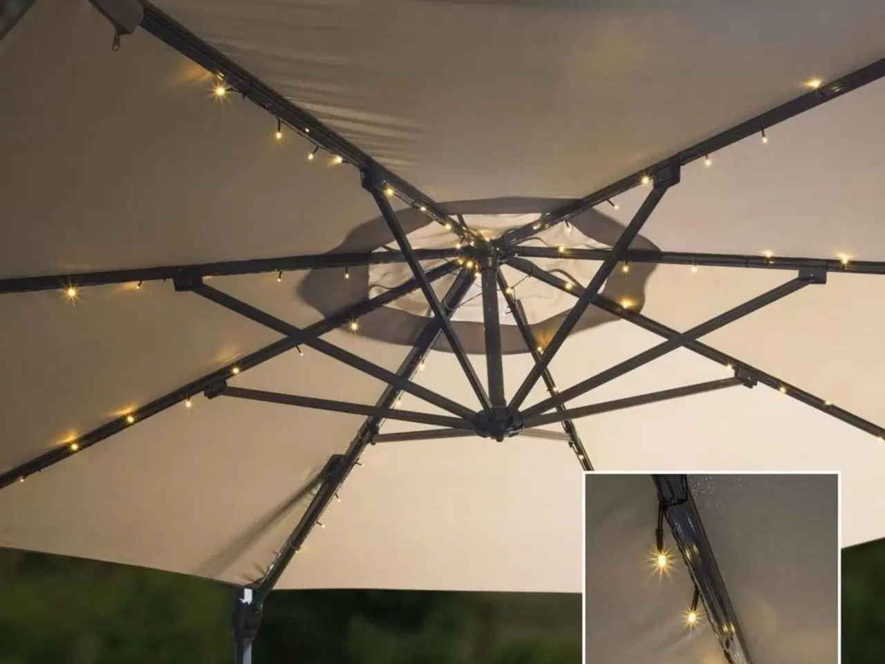 Billede 2 - LED-soldrevet lyskæde til parasol 130 cm