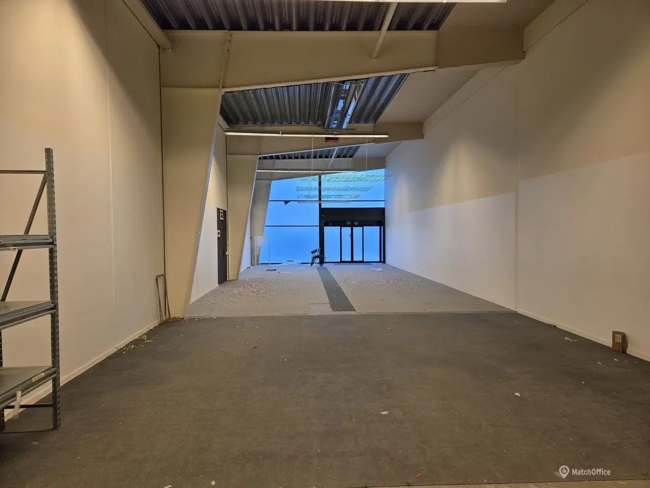 Billede 4 - Lokale til pladskrævende butik