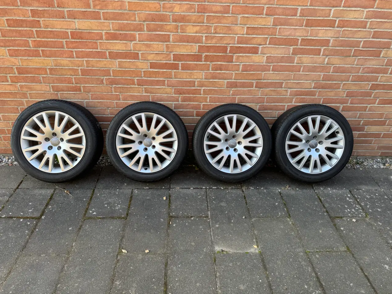 Billede 1 - Original Audi Alu, Dæk: 1000km!