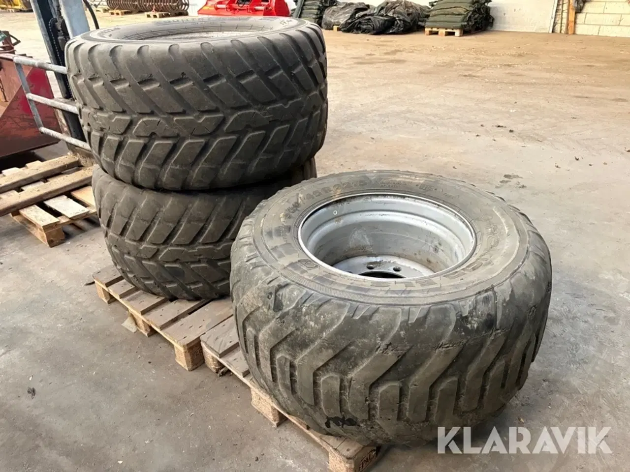 Billede 2 - Dæk med fælg - 3 styk