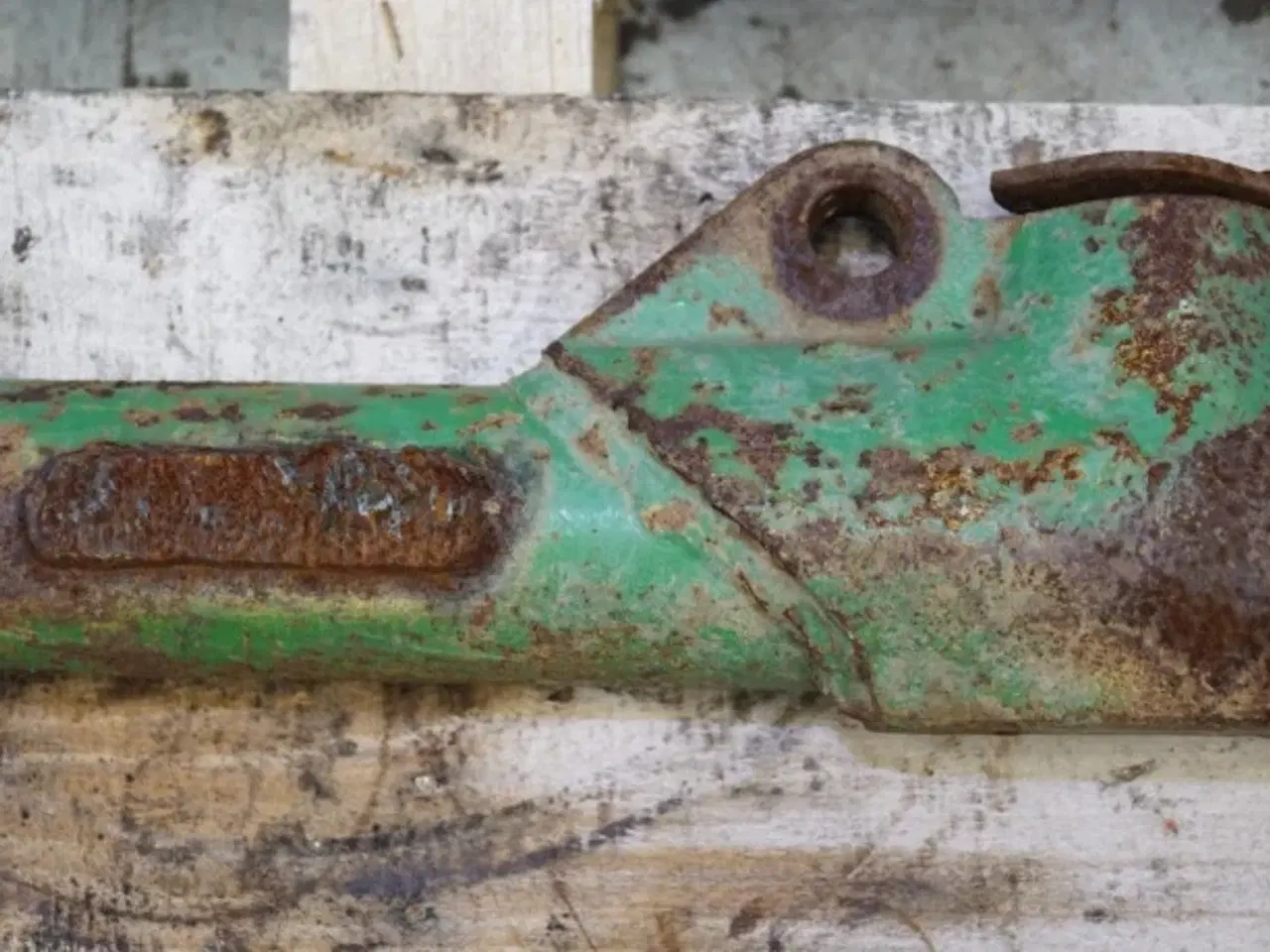 Billede 17 - John Deere 4040 L.H. Liftarm R80667