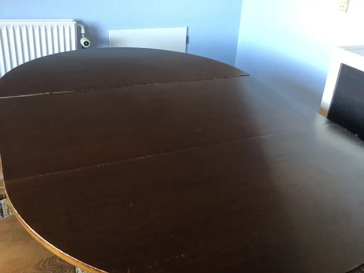 Billede 5 -  6 krostole og rund bord med plade