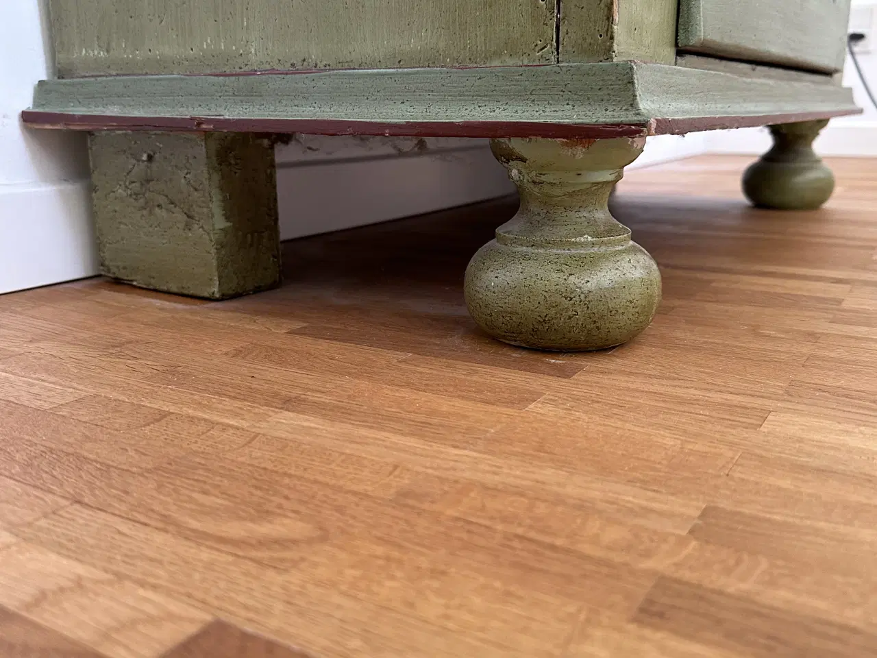 Billede 8 - Flot malet karlekammerskab 