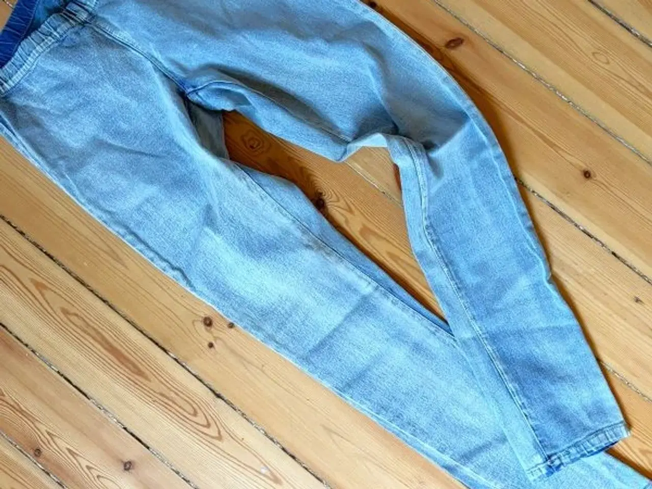 Billede 5 - Helt nye jeggins med sattleback