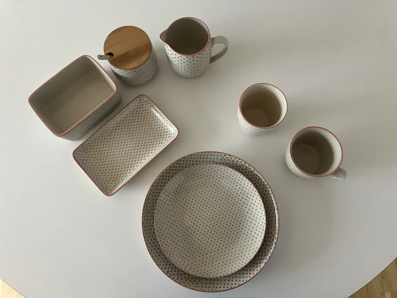 Billede 4 - Stel fra Sofia Hand made 46 dele. Sendes Ikke. 