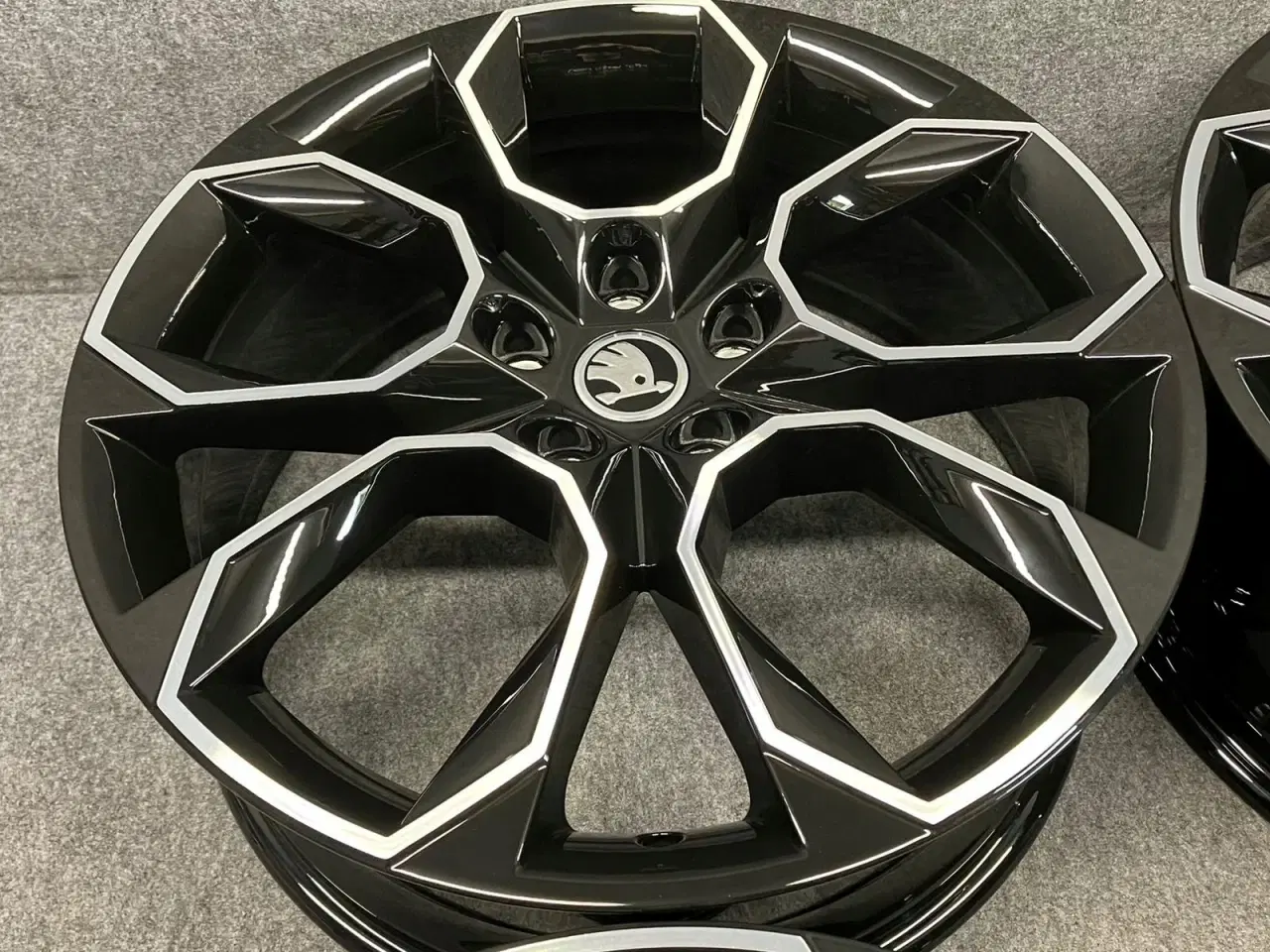 Billede 2 - ALUÆLGE SKODA OCTAVIA 3 RS 5E0 XTREME 19"