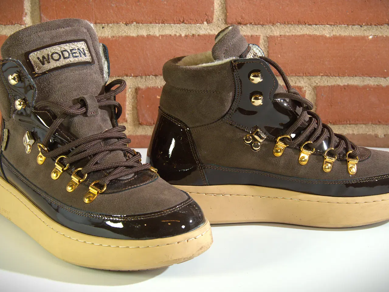 Billede 2 - Flotte Woden korte lak støvler,