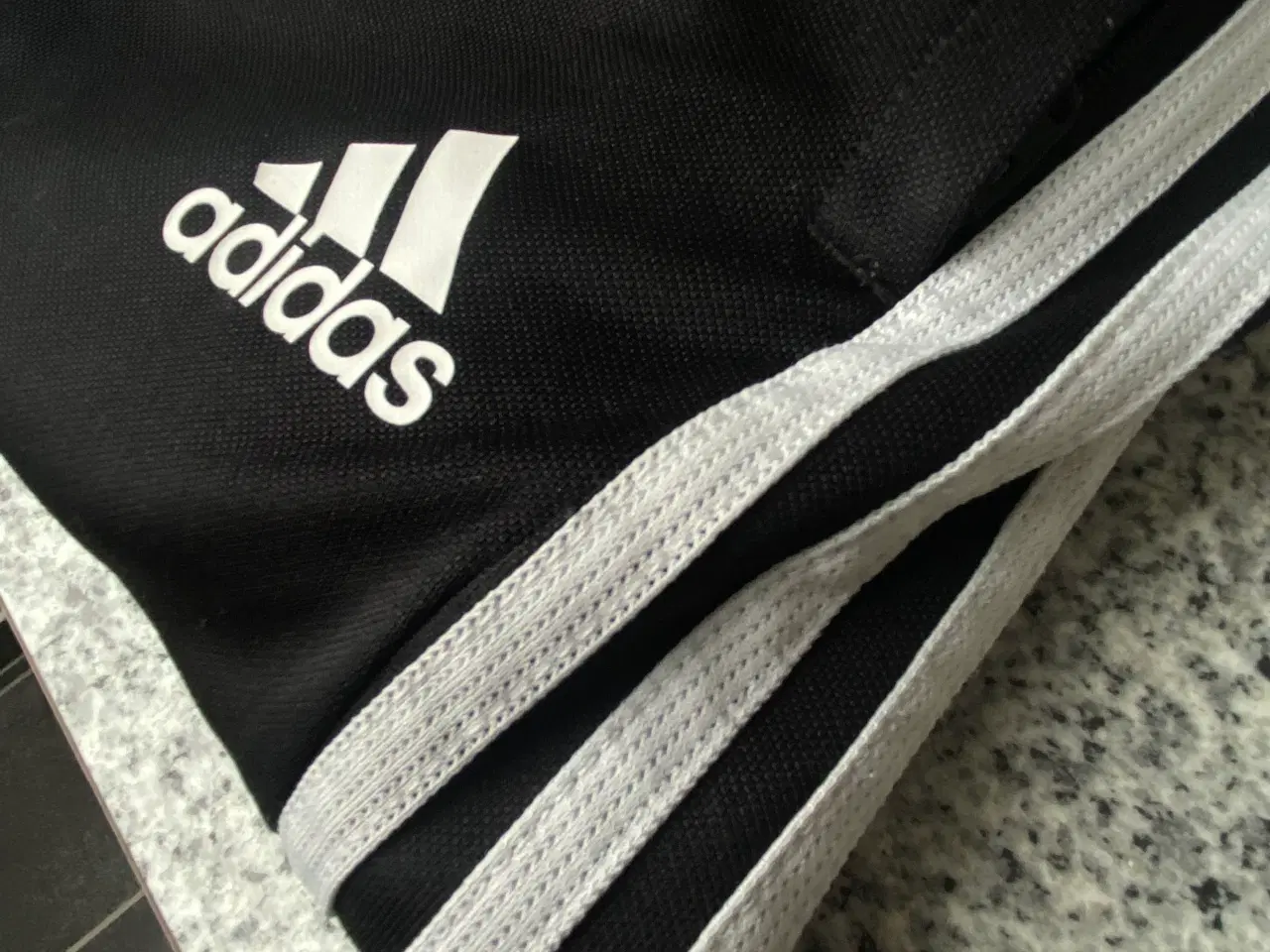 Billede 2 - Adidas bukser