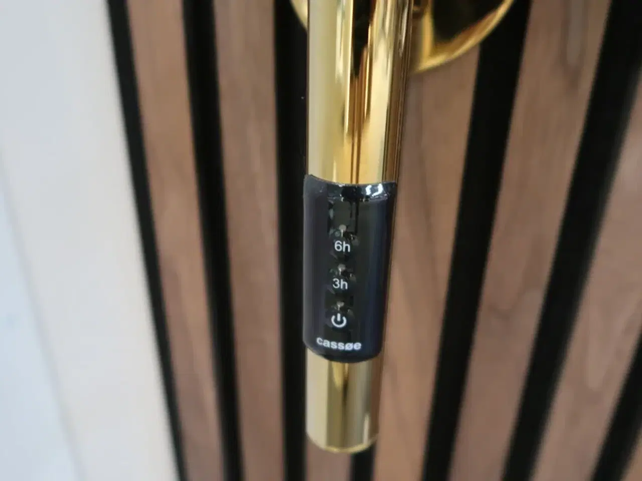 Billede 2 - Håndklædetørrer CASSØE Rimini blank messing