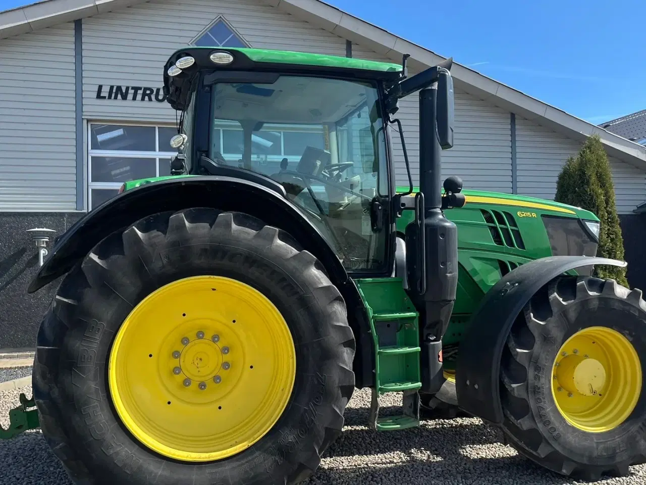 Billede 14 - John Deere 6215R Med frontlift og front PTO på