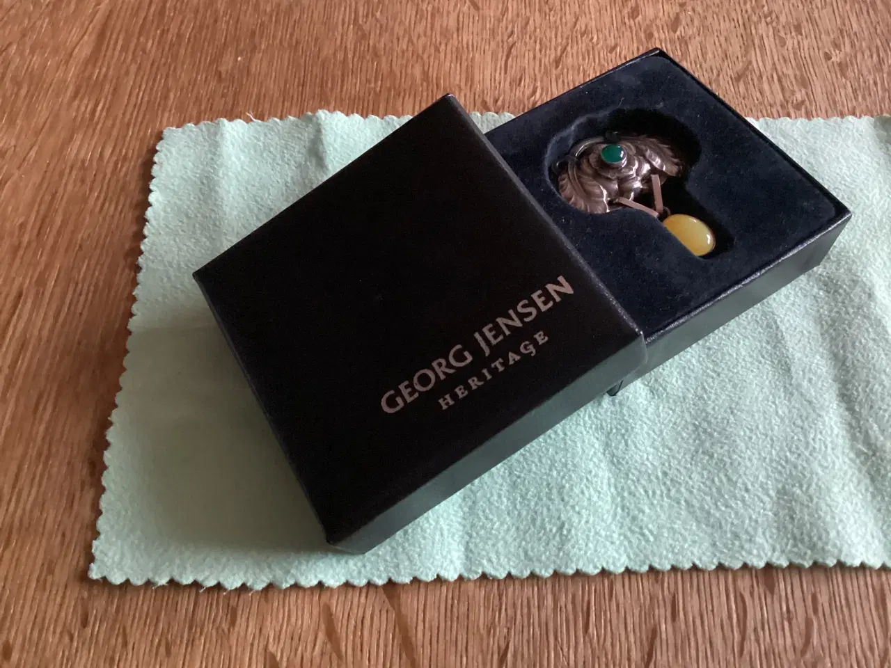 Billede 6 - Georg Jensen Sølvbroche m/grøn sten og gul vedhæng