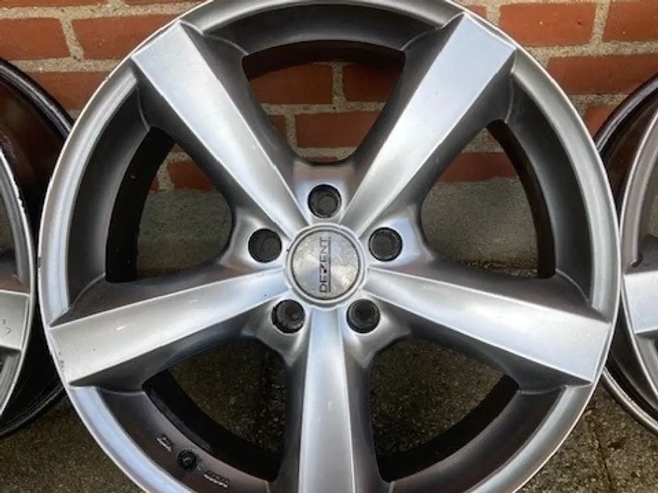 Billede 2 - Fælge 18" har siddet på Audi