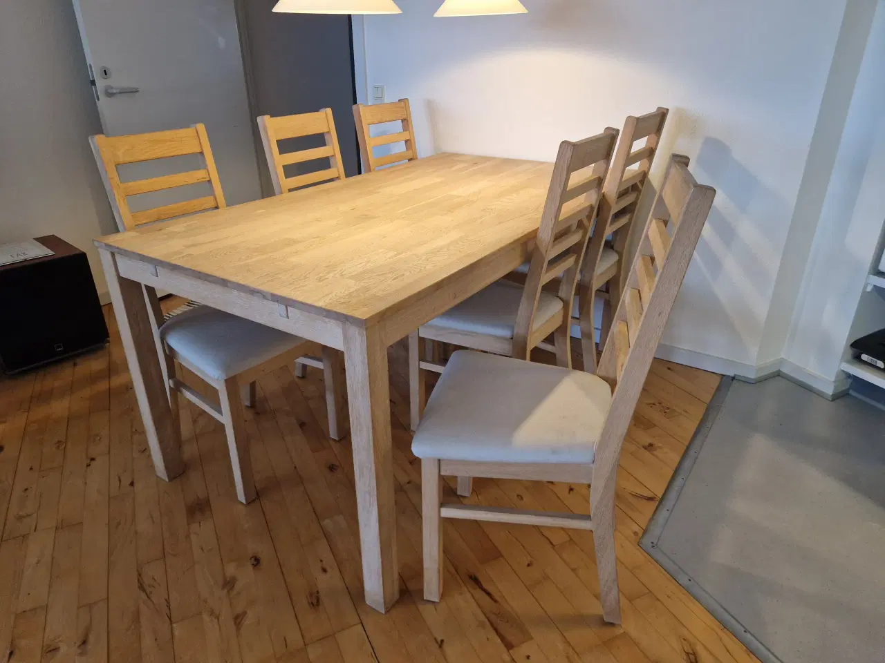 Billede 2 - Egetræs Spisebord 