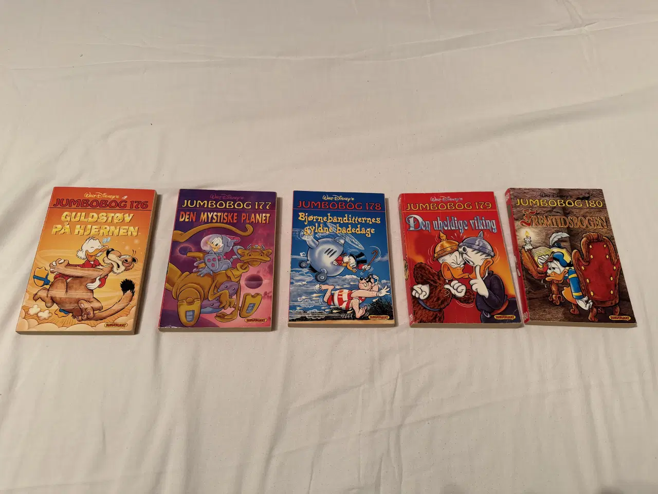 Billede 8 - Jumbobøger – næsten 200 sælges