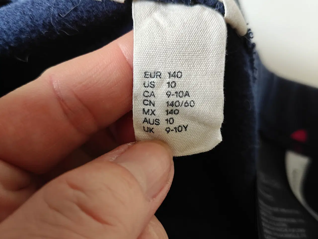 Billede 2 - Leggings med fine hjerter, str 140