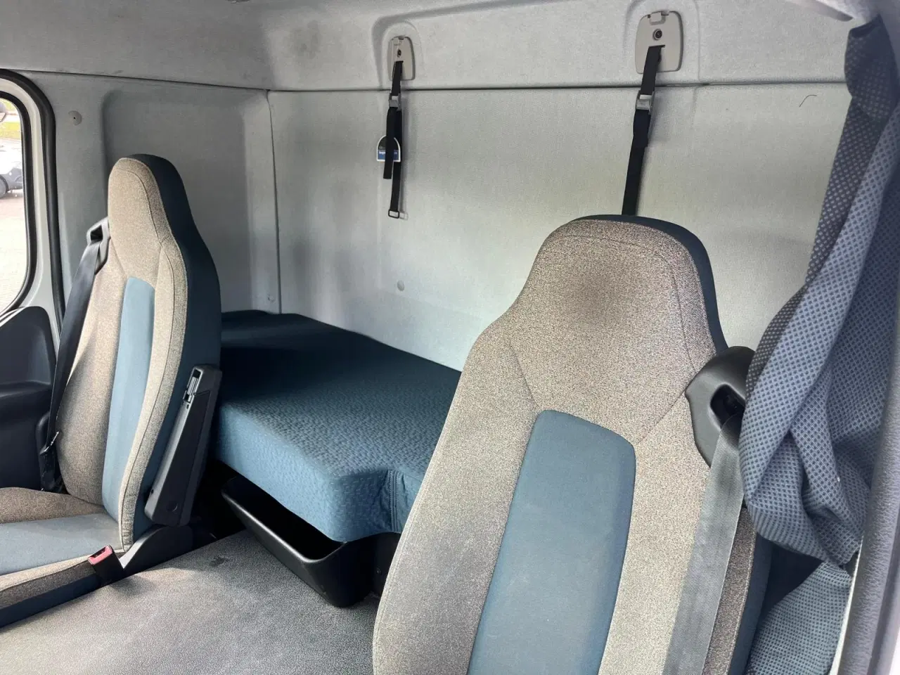 Billede 8 - Volvo FL210, Lukket kasse