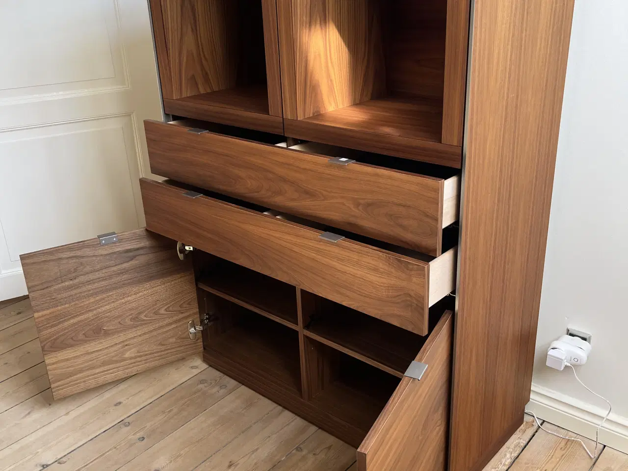 Billede 4 - Skovby SM923 Vitrineskab - Olieret Valnød