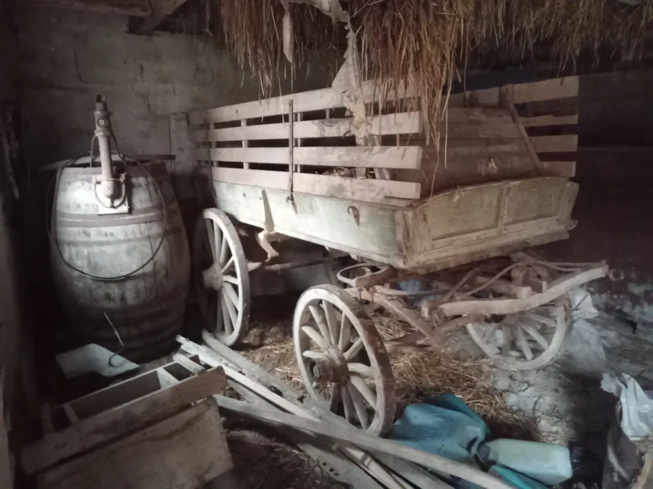 Billede 5 - Har disse to vogne.