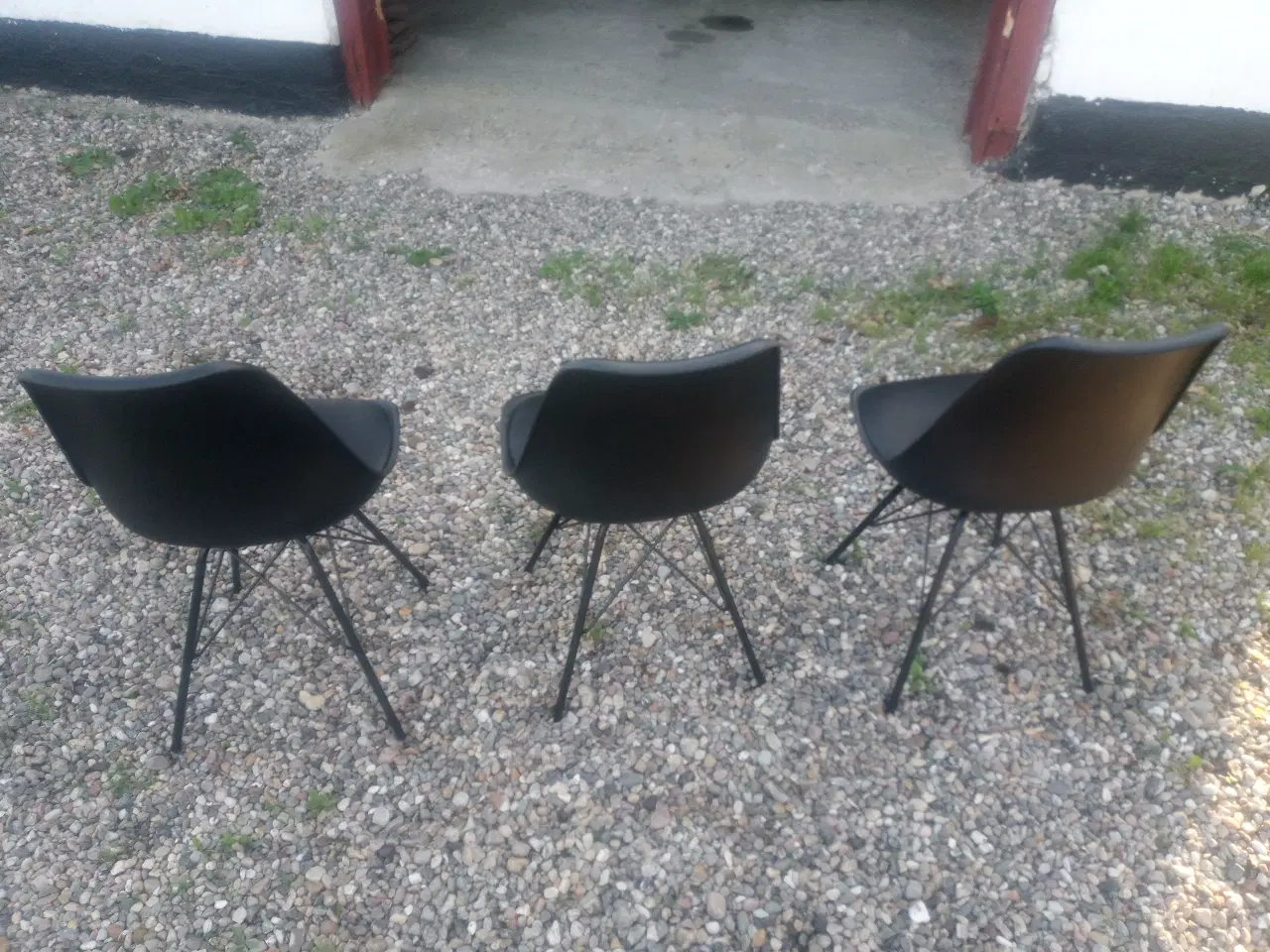 Billede 4 - Spisebord med 3 stole