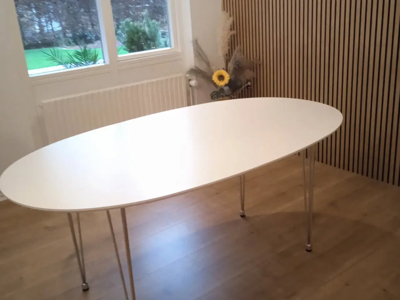 Billede 1 - Hvid m. Stålben.