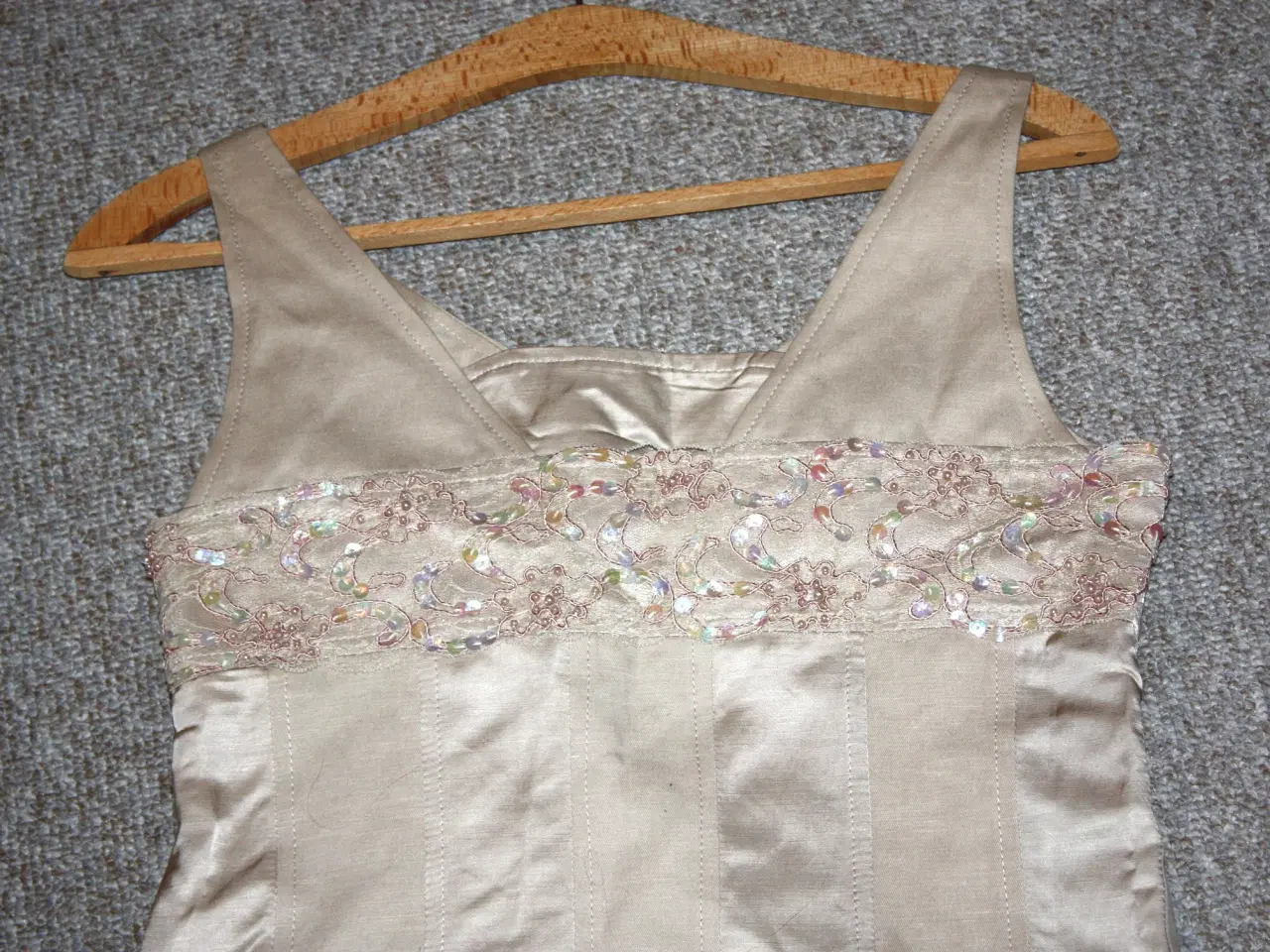 Billede 5 - Fin Creton top med perleapplikationer str. 36