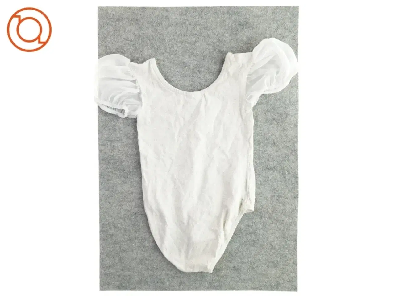 Billede 2 - Sæt med gymnastikdragt og skørt fra Blandet (str. 122 til 140 (nederdel) og 110 til 116 (top))