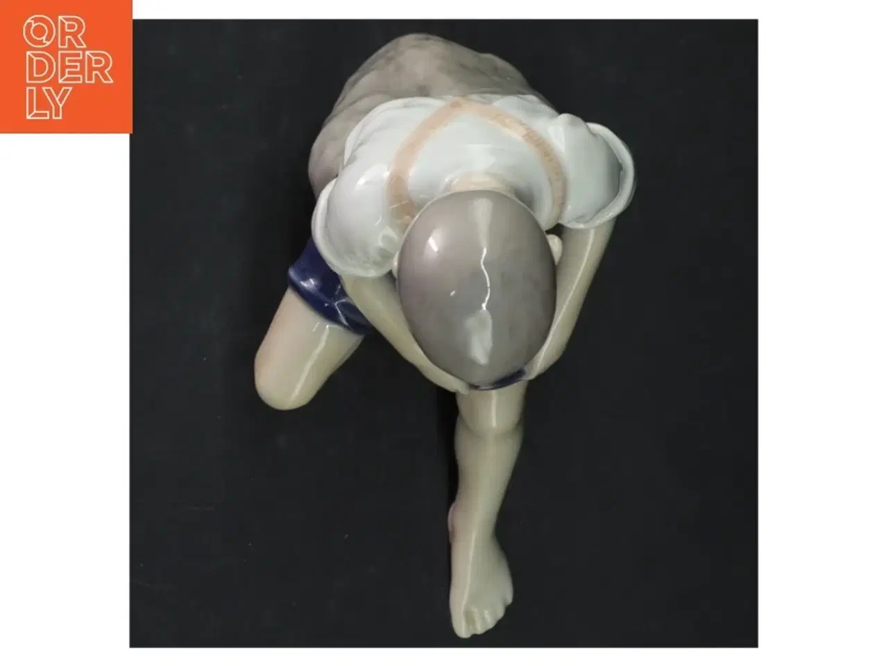 Billede 4 - Dreng på sten, Bing & Grøndahl figur nr. 1757 fra B&G (str. H. 20,5 cm)