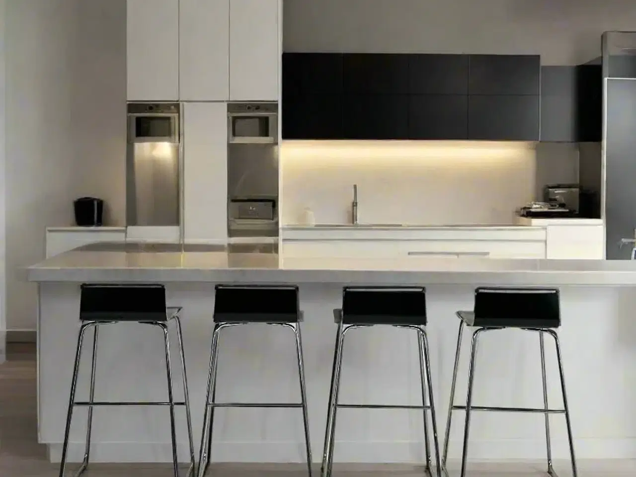 Billede 2 - Sæt af 4 Sebastian barstole - IKEA