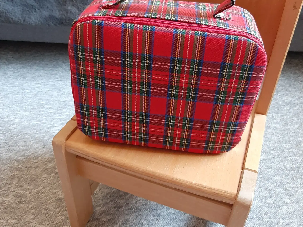 Billede 1 - Kuffert til børneværelset