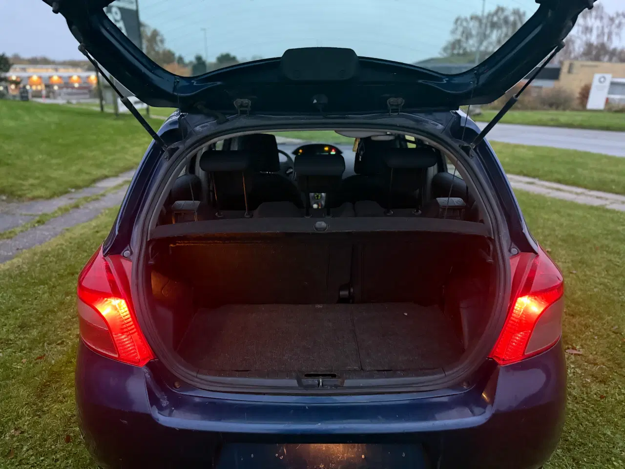 Billede 5 - Nysynet Toyota Yaris 1,3 5 Dørs