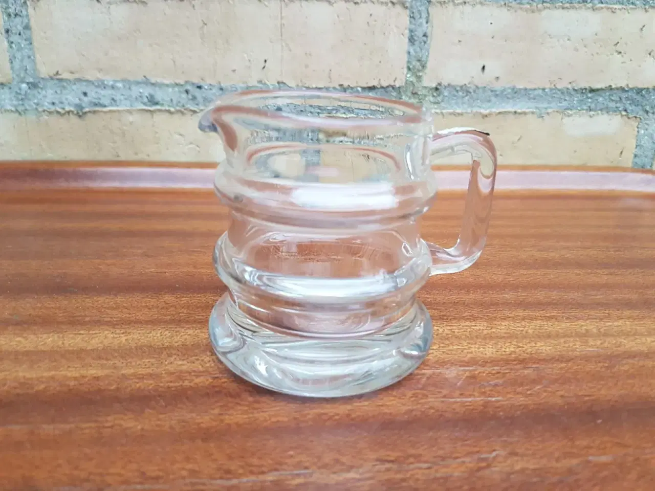 Billede 1 - Holmegaard flødekande i klart glas