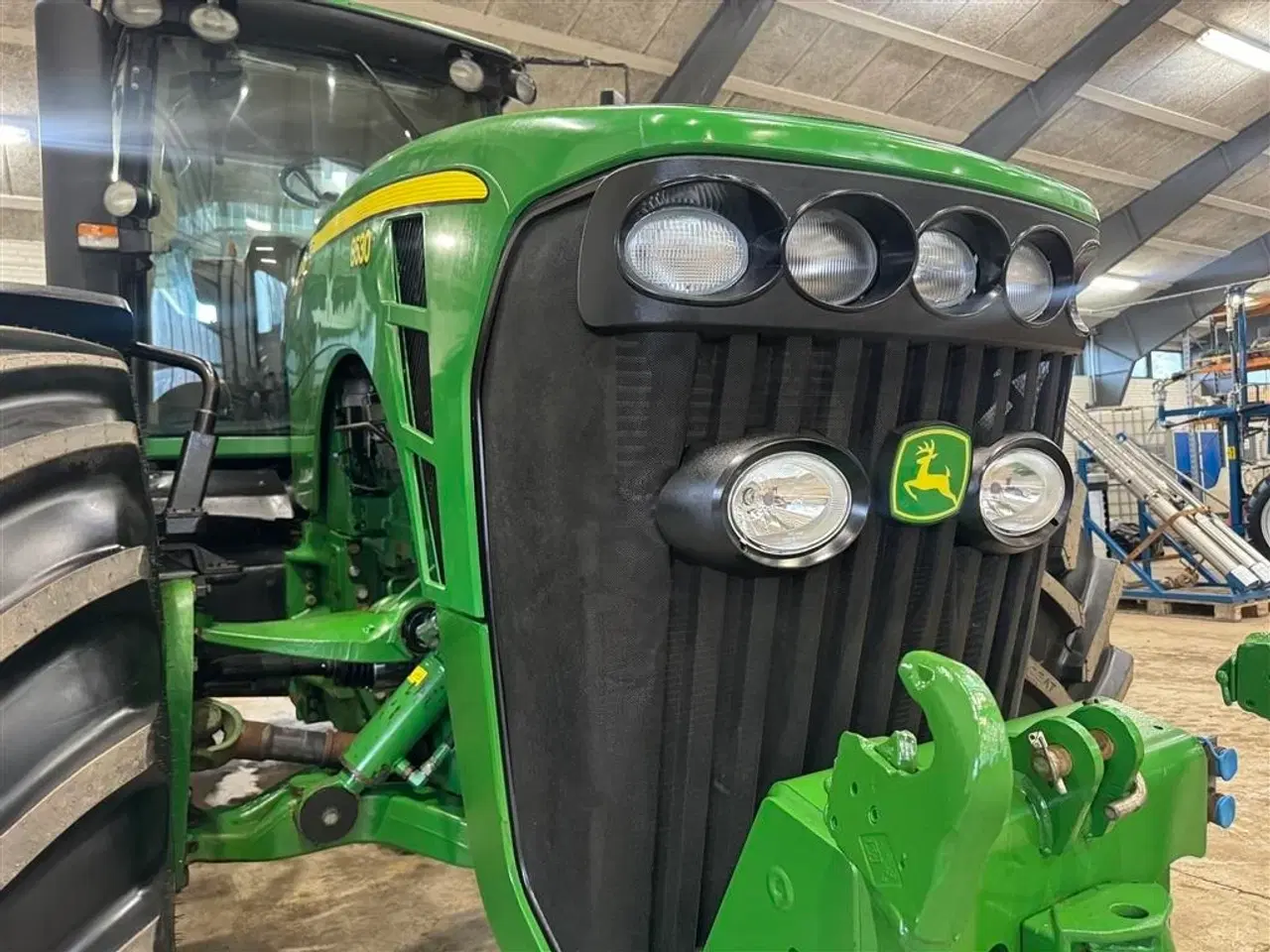 Billede 11 - John Deere 8530 Autopower Monteret med luft, frontlift og står på nye dæk.