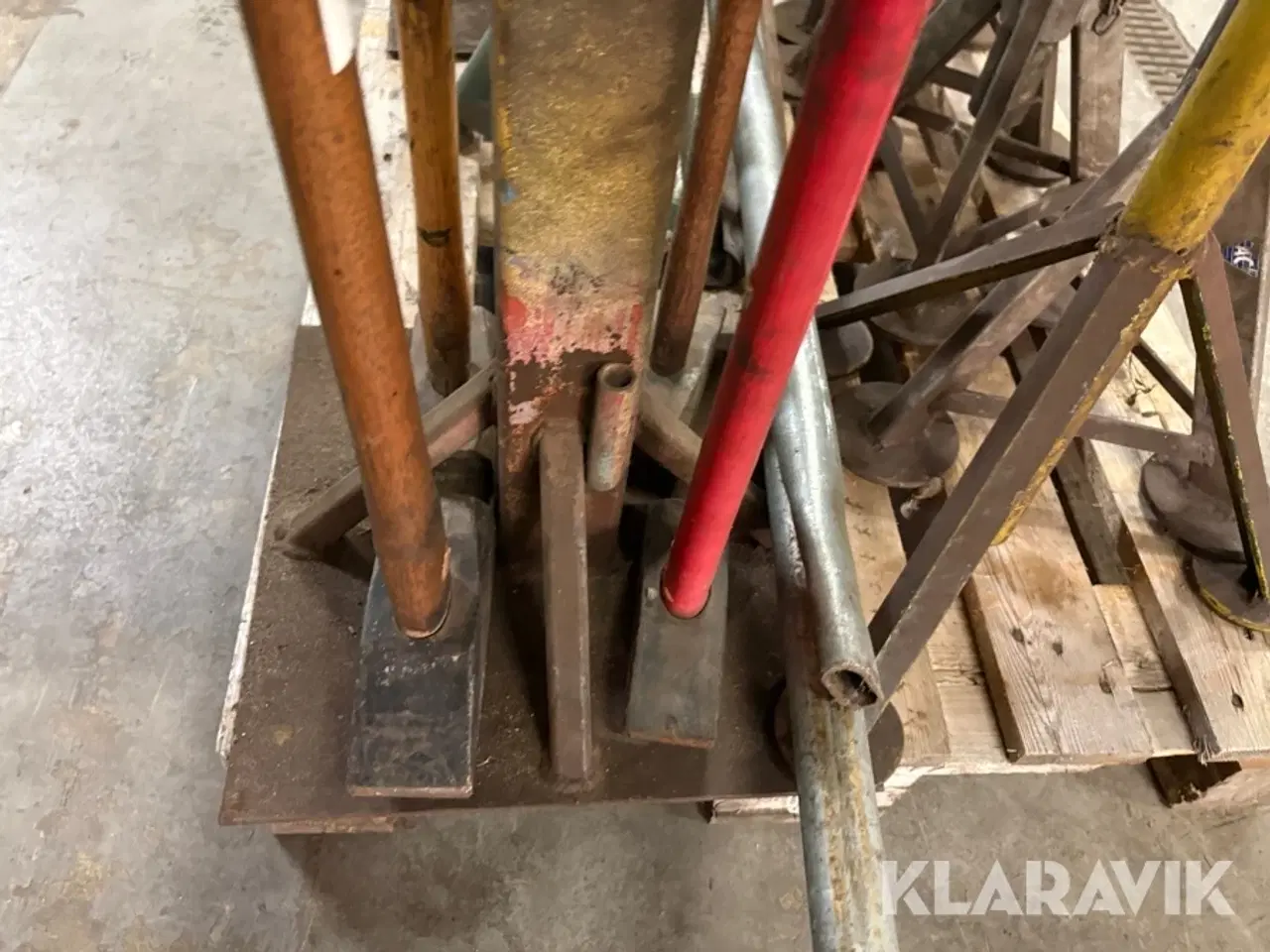 Billede 10 - Støttebukke og hammere