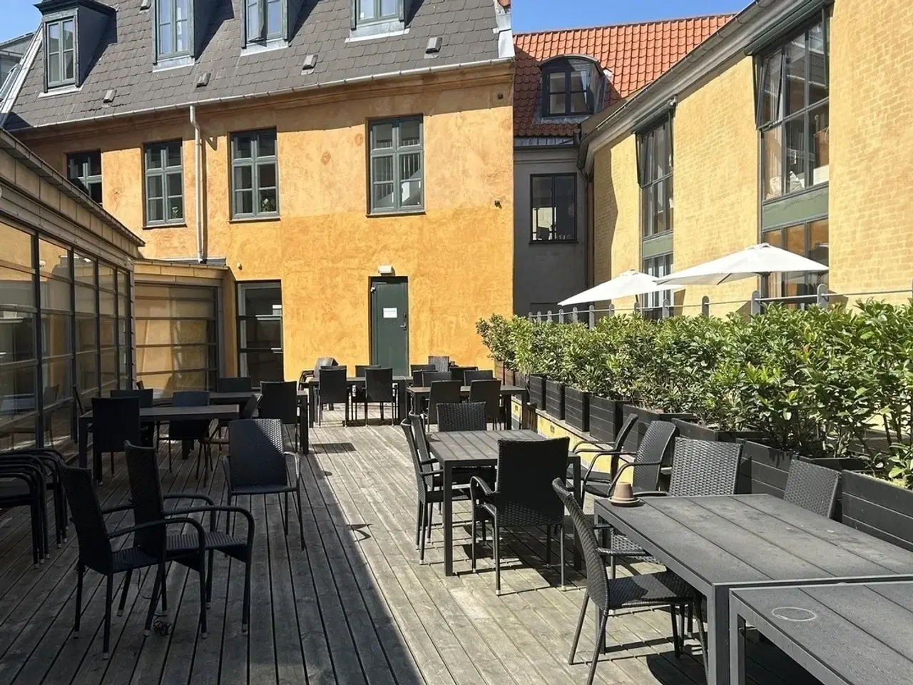 Billede 5 - Kontorplads(er) udlejes i indre by. Lækre rammer til god pris.
