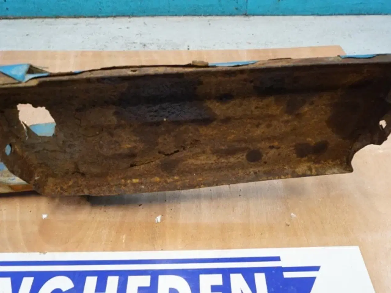 Billede 7 - Ford 4000 Batterikasse