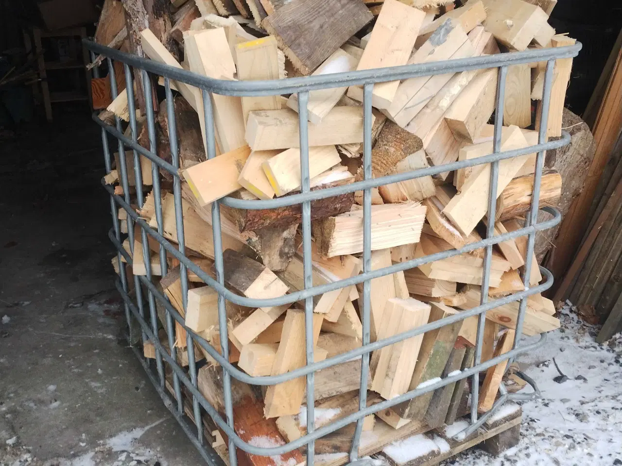 Billede 2 - Fyringsklart brænde