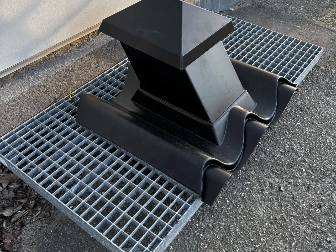 Billede 2 - Tag-hætte ventilation