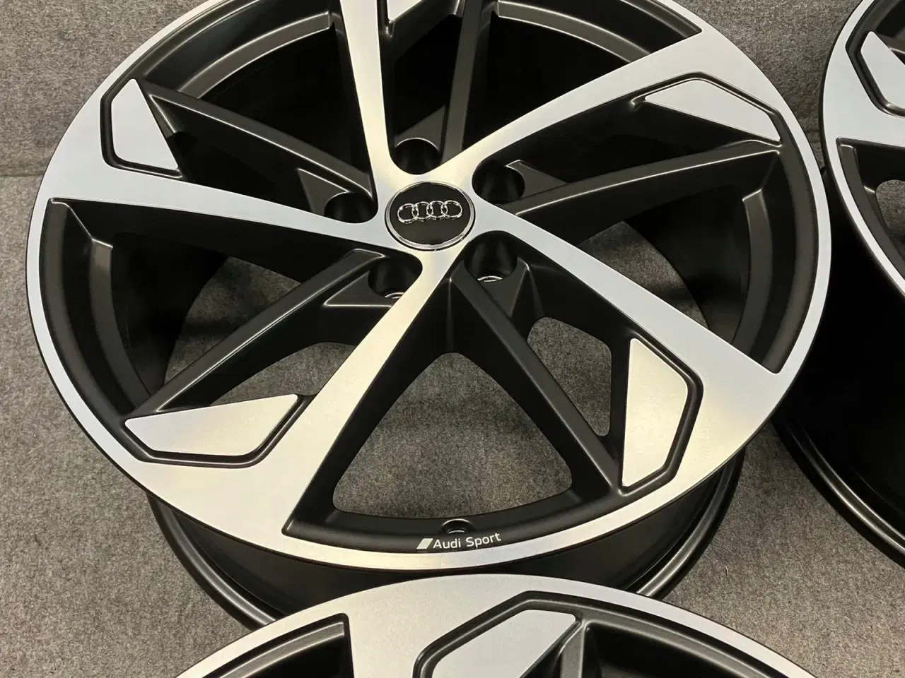 Billede 2 - ALUFÆLGE AUDI Q3 SQ3 RSQ3 83A 19"
