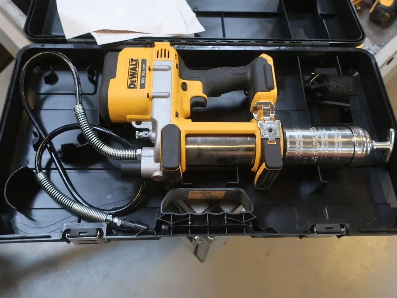 Billede 1 - Fedtsprøjte DEWALT DCGG571