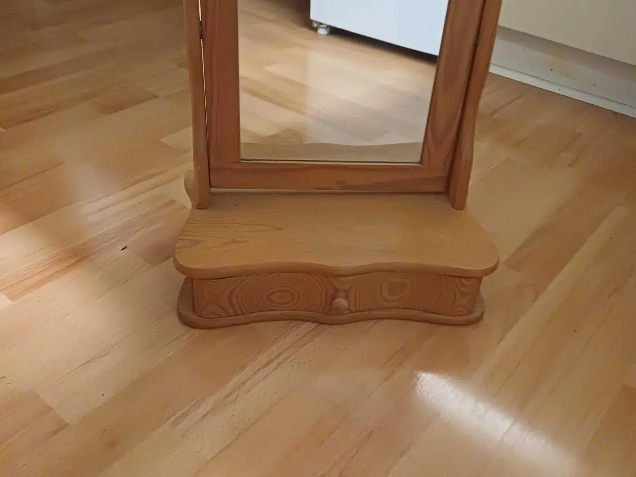 Billede 3 - Smike / bord spejl i lyst træ