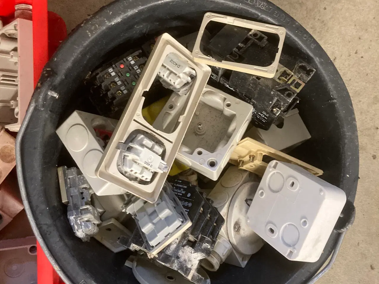 Billede 2 - Kontakter dåser