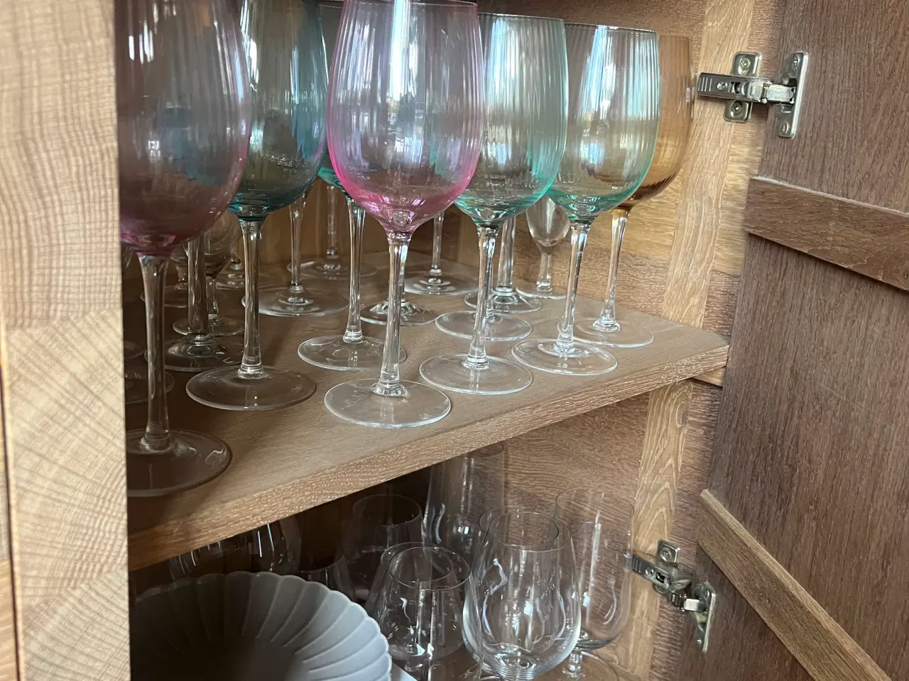 Billede 3 - Skænk i massiv eg