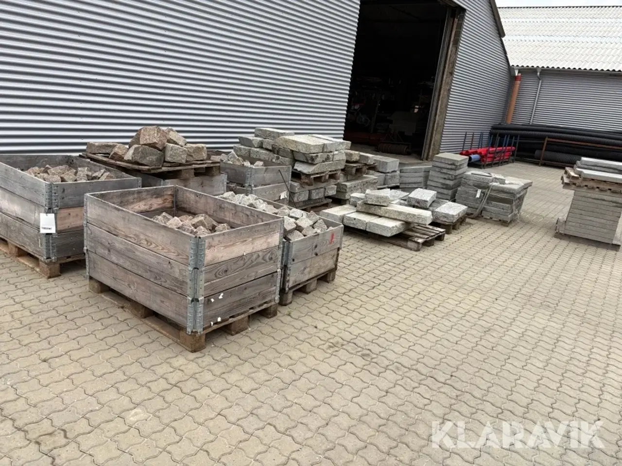 Billede 2 - Blandet lot belægningssten assorteret fliser, brosten og kantblokke