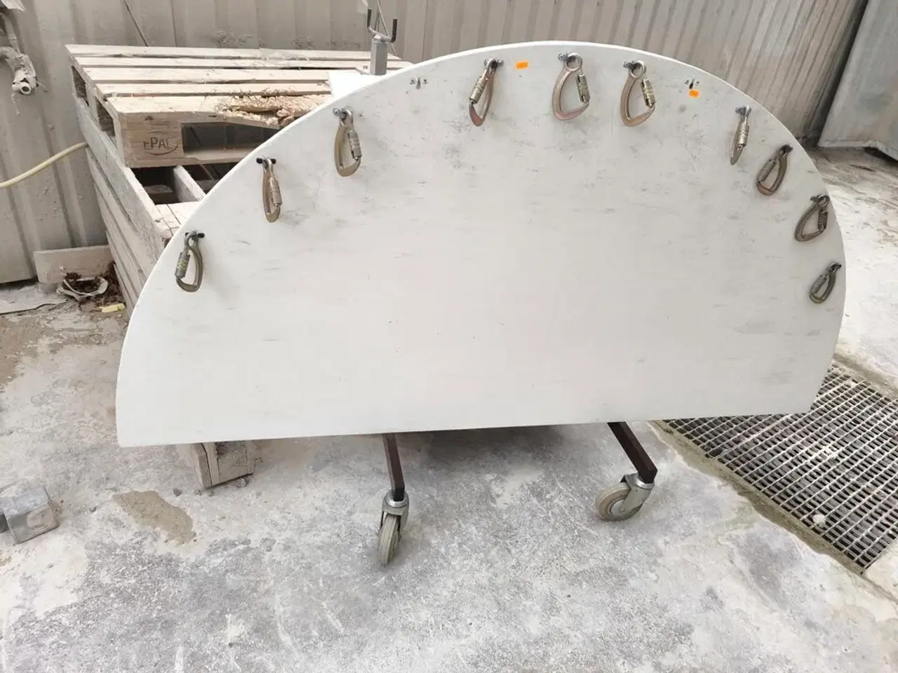 Billede 1 - Montage m. Karabinhager & div. spande