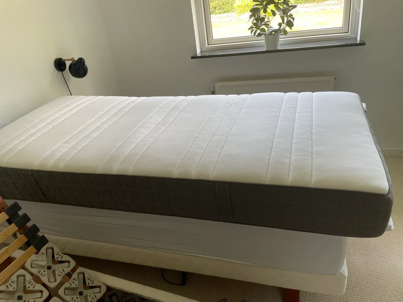 Billede 1 - Elevations seng 90 x 200 cm