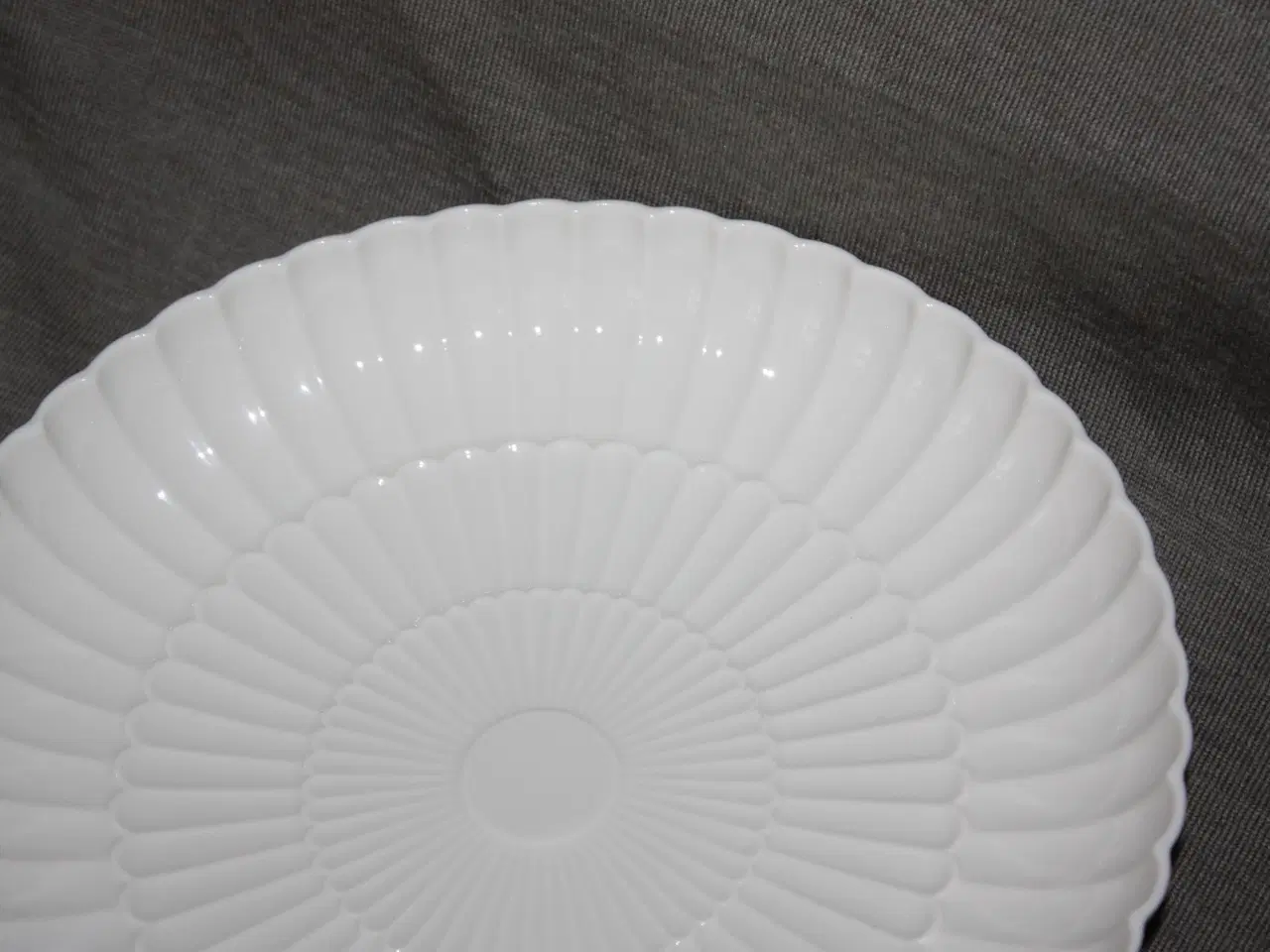 Billede 2 - Royal Copenhagen skål / fad 4030