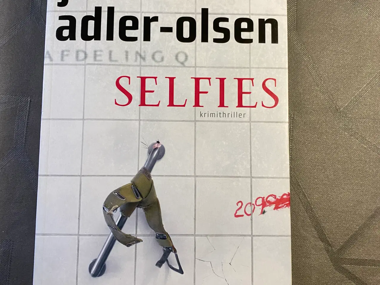 Billede 1 - Selfies af Jussi Adler-Olsen