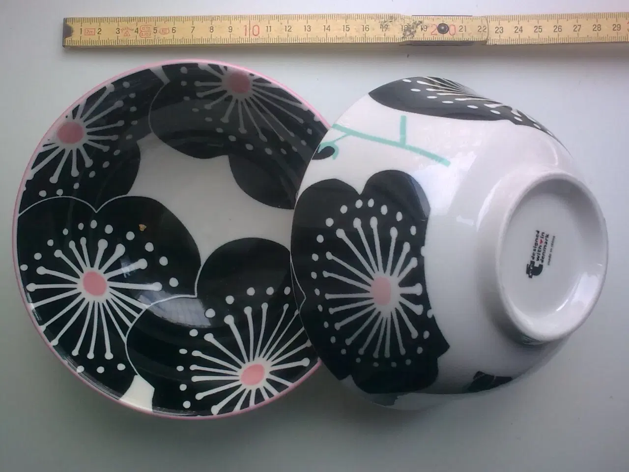 Billede 4 - Dansk Design sorte blomster SKÅLE hvid porcelæn 