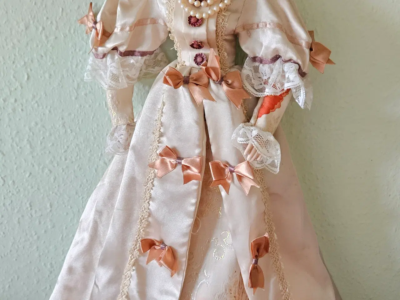 Billede 2 - Porcelæns pyntedukker