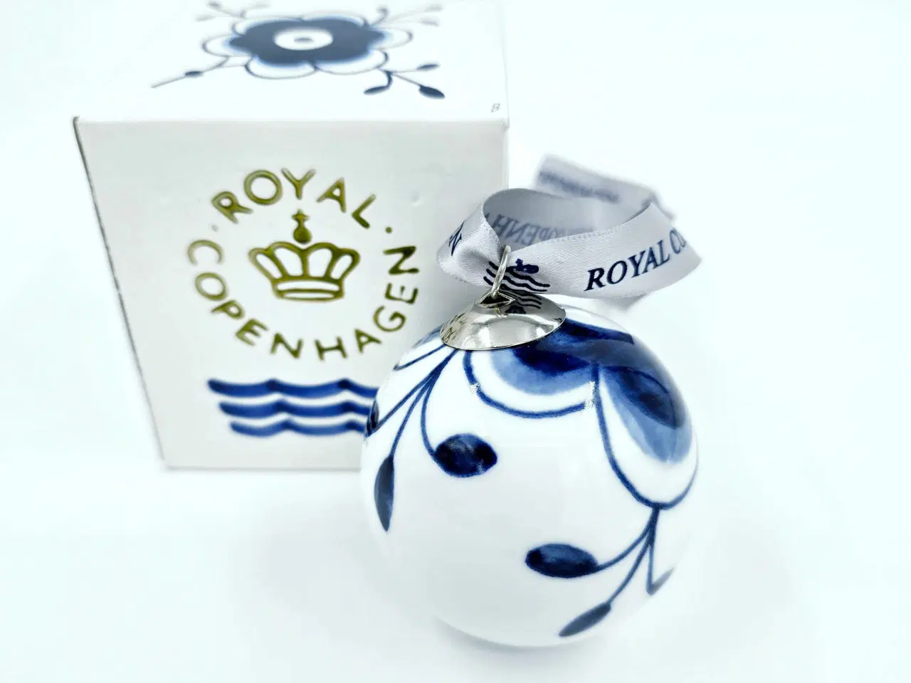 Billede 8 - Royal Copenhagen julepynt/ figurer/ nissestel